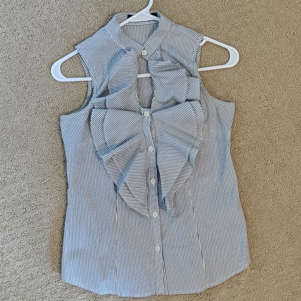 The Limited Ruffle Top - Picture 2 of 4